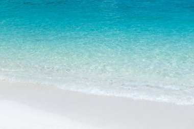 Masmavi Denizi ve beyaz kum, andaman Adası inthailand sunlighting ile.