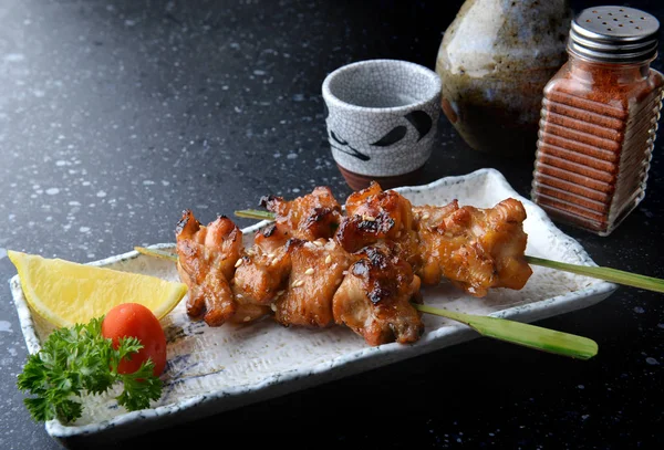 Grătar japonez de pui sau yakitori . — Fotografie, imagine de stoc