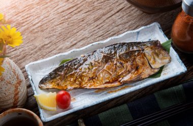 Saba uskumru balığı teriyaki soslu ızgara.