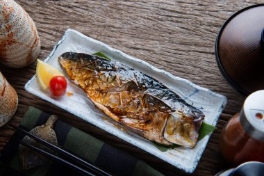 Saba uskumru balığı teriyaki soslu ızgara.