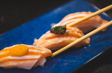 Somon göbeği suşi takımı..