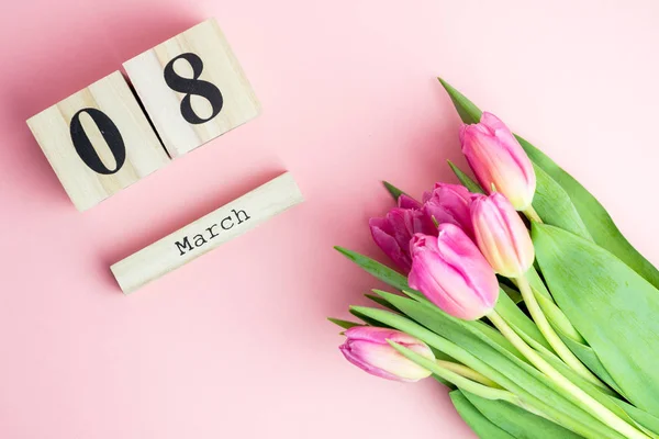 Marzo Feliz Día Mujer Concepto Con Calendario Bloques Madera Tulipanes — Foto de Stock