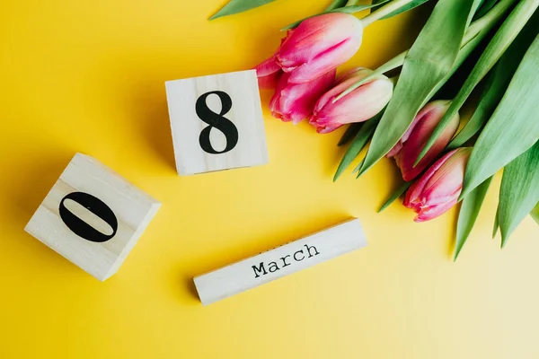 Mars Happy Women Day Concept Avec Calendrier Bloc Bois Tulipes — Photo