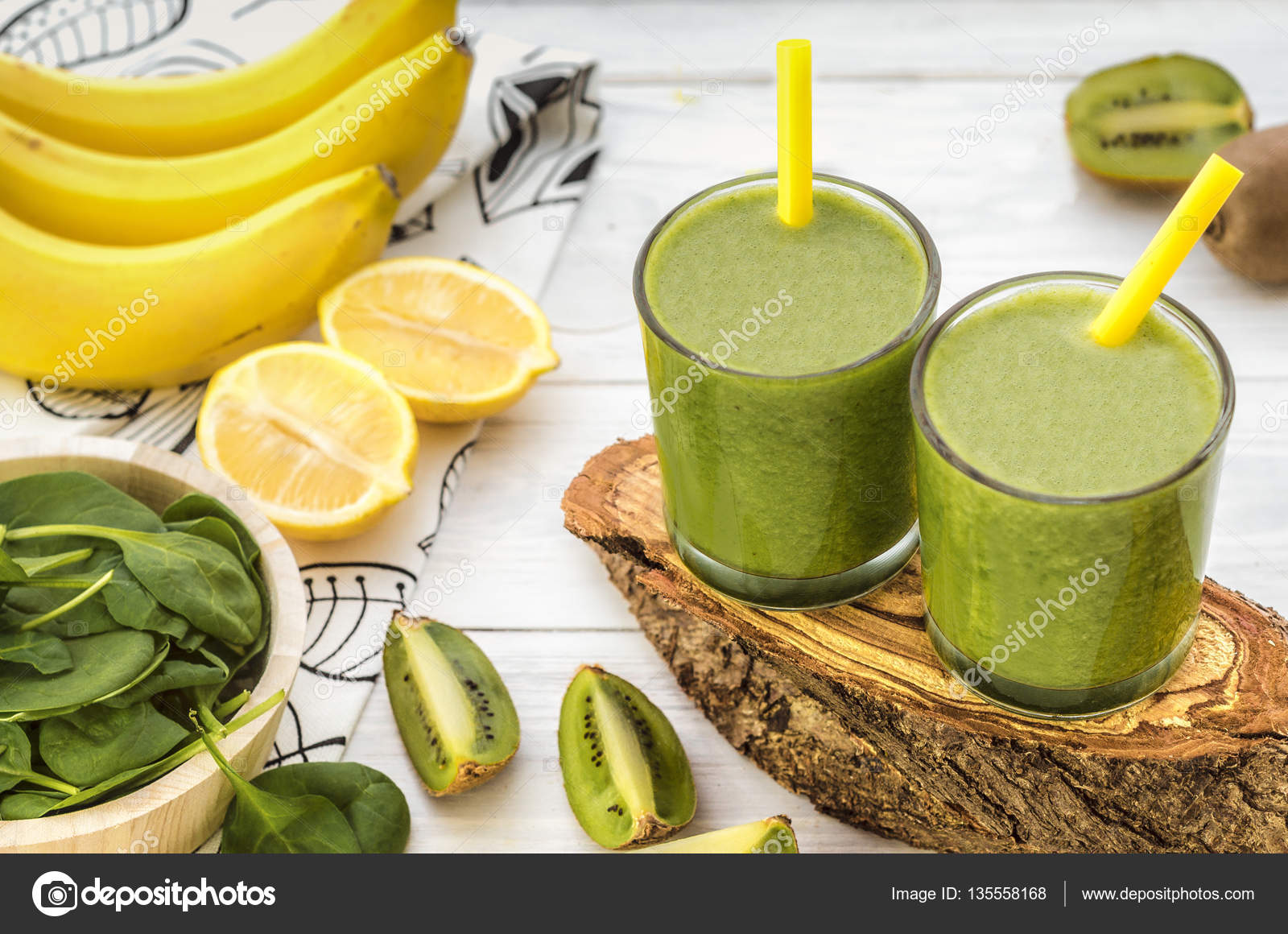 spenat kiwi smoothie spenat kiwi smoothie