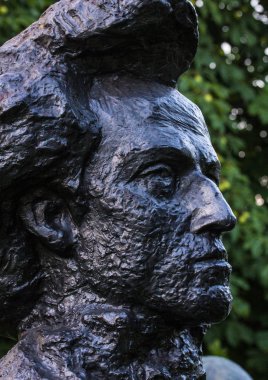 Ünlü kişilerin anıtlar. Chopin'in büstü parkta Moskova, Rusya, 18.08.2017.