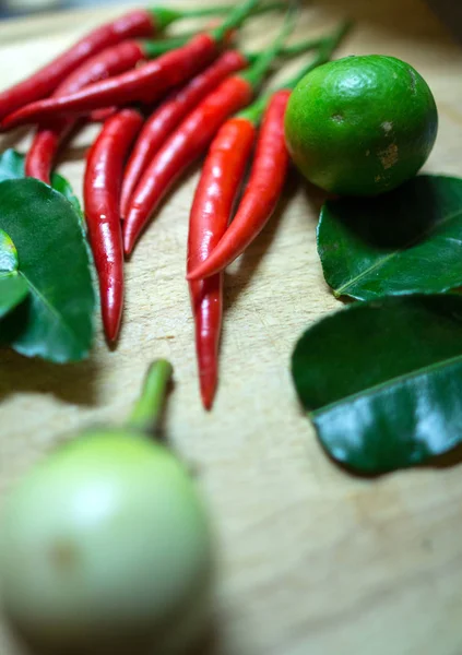 Ingredienser För Matlagning Thai Soppa Grönsaker Bordet Berömda Asiatisk Mat — Stockfoto
