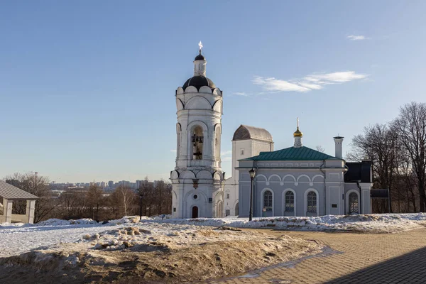 2019 Μόσχα Ρωσία Καμπαναριό Κοντά Από Την Εκκλησία Voznesenskaya Στο — Φωτογραφία Αρχείου