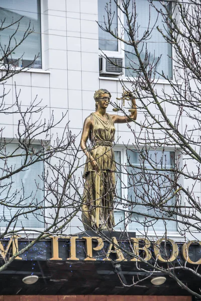 2011 Belgorod Rusia Estatua Diosa Themis Edificio Casa Justicia —  Fotos de Stock