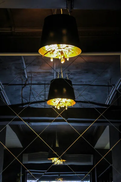 2011 Belgorod Rusland Brandende Lichten Tegen Een Donker Plafond — Stockfoto