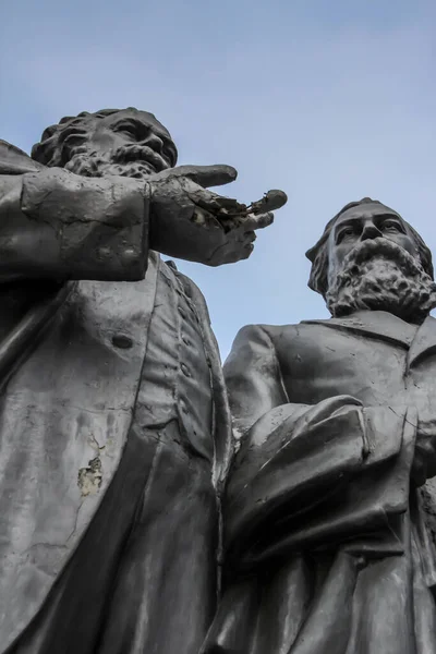 2011 Belgorod Rússia Monumento Marx Engels Parque Cidade Contra Céu — Fotografia de Stock