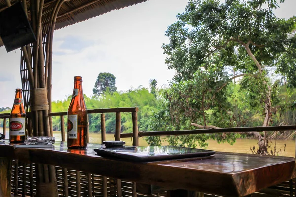 2015 Phan Thiet Vietnam Bottle Vietnamese Beer Table Bamboo Gazebo — Stock Photo, Image