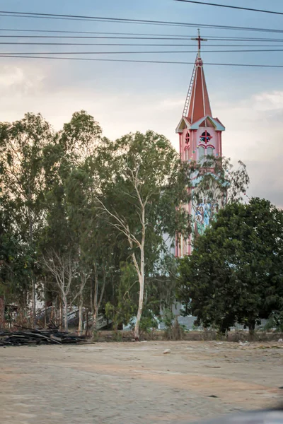2015 Phan Thiet Wietnam Wieczorny Krajobraz Kościołem Tle Wieczornego Nieba — Zdjęcie stockowe