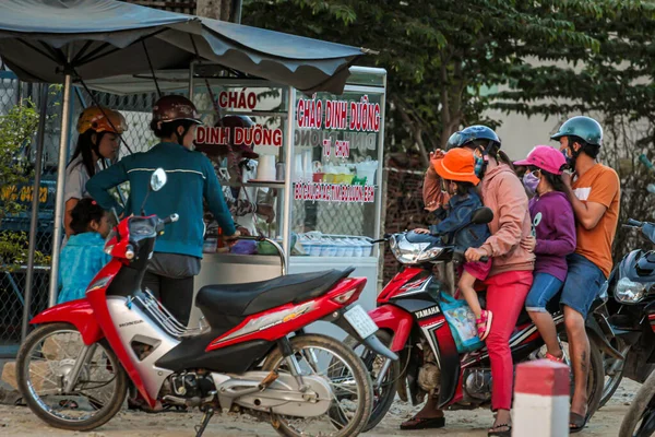 2015 Phan Thiet Vietnam Vietnamita Haciendo Negocios Cotidianos —  Fotos de Stock