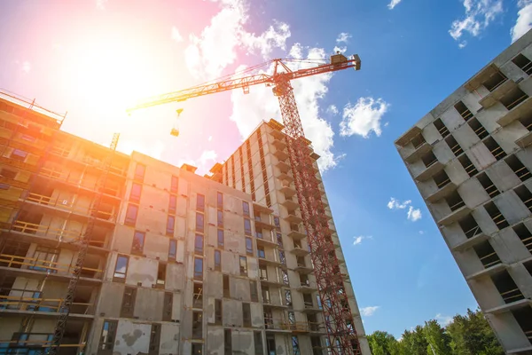 Kran Und Baustelle Vor Blauem Himmel — Stockfoto