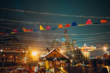 Moskova, Rusya - 2017: yeni yıl Fuarı Rusya'nın Moskova Kızıl meydanında