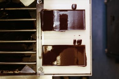 Organik çikolata yapımı esnaf döşenir