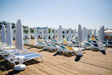 Şezlong üzerinde beach otel