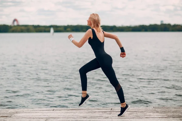 Yoga Woman Coast — Stock Photo, Image