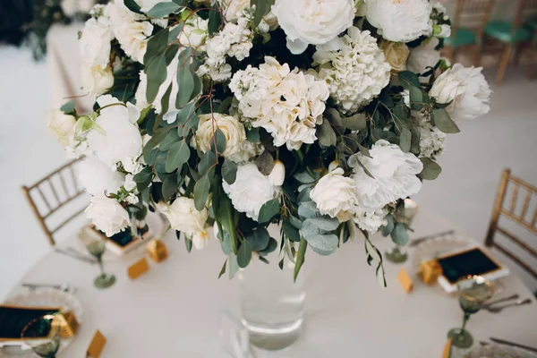 Decoração Casamento Com Flores Restaurante — Fotografia de Stock