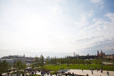 Moskova - 11 Eylül 2017: Açılış Park Zaryadye, Kızıl Meydan, Moskova, Rusya yakın merkezi modern park. Proje bir Mimarlık Bürosu Diller arasında + Renfro.
