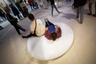 Moskova - 11 Eylül 2017: Açılış Park Zaryadye, Kızıl Meydan, Moskova, Rusya yakın merkezi modern park. Proje bir Mimarlık Bürosu Diller arasında + Renfro.