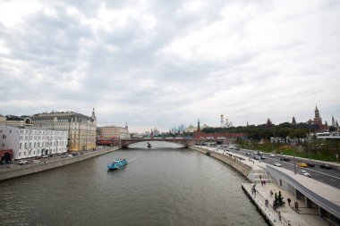 Moskova - 11 Eylül 2017: Açılış Park Zaryadye, Kızıl Meydan, Moskova, Rusya yakın merkezi modern park. Proje bir Mimarlık Bürosu Diller arasında + Renfro. Dolgu