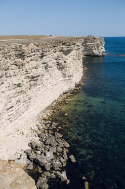 Güzel deniz manzarası ve beyaz kayalar