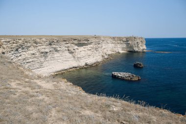 Güzel deniz manzarası ve beyaz kayalar