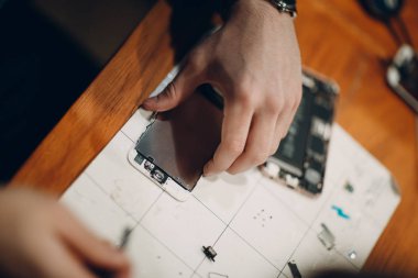 Cep telefonu tamir, yakın çekim