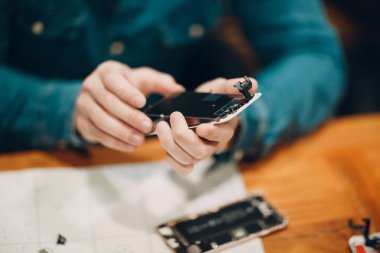 Cep telefonu tamir, yakın çekim