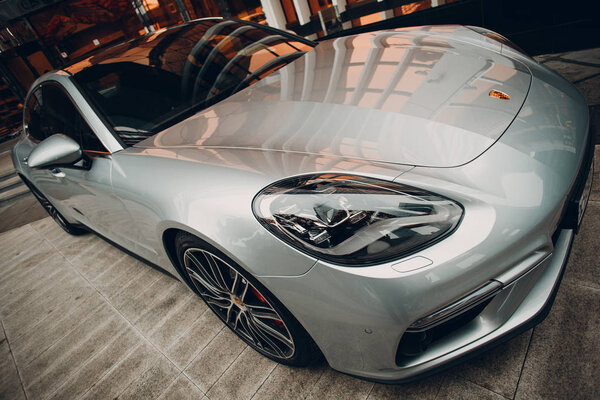 Porsche car details, transport 