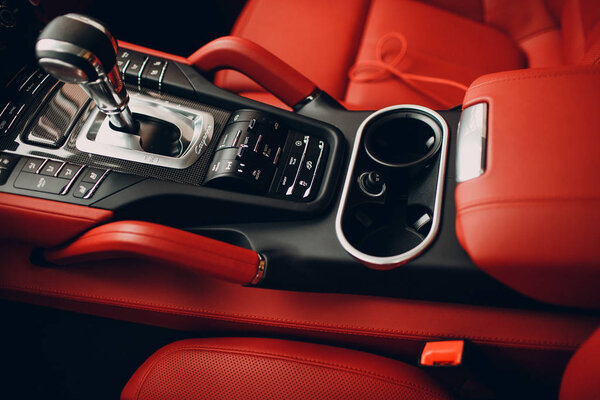 Porsche car details, transport 