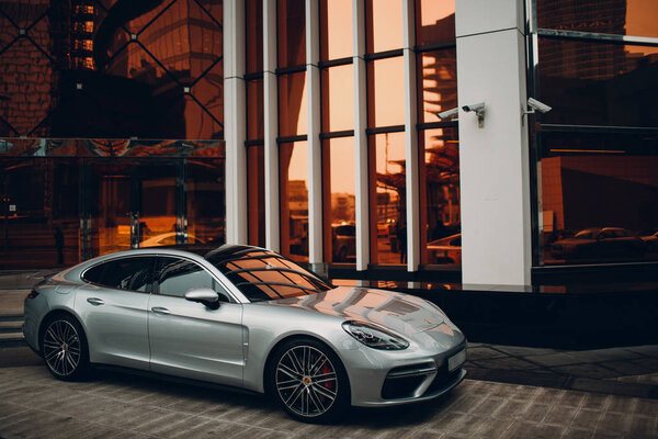 Porsche car details, transport 