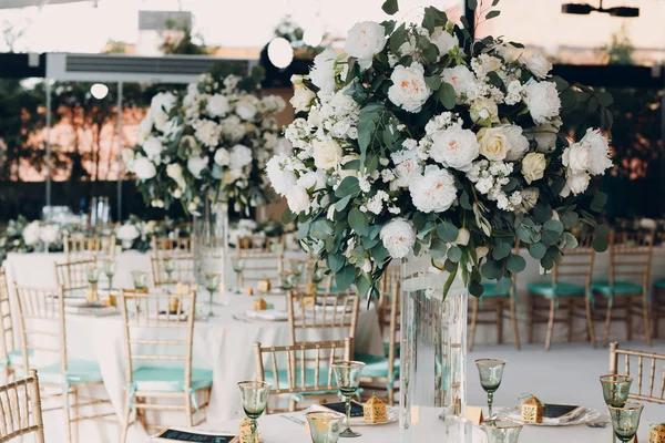 Decoração Mesa Casamento Verde Branco — Fotografia de Stock