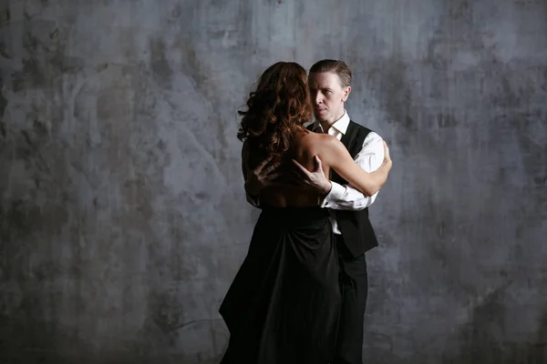 Jonge Mooie Vrouw Zwarte Jurk Man Dance Tango — Stockfoto