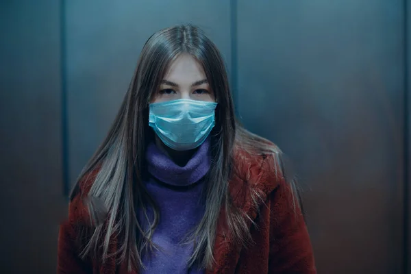Young Chinese Woman Standing Elevator Medical Mask Coronavirus Covid Pandemic — Stock Photo, Image