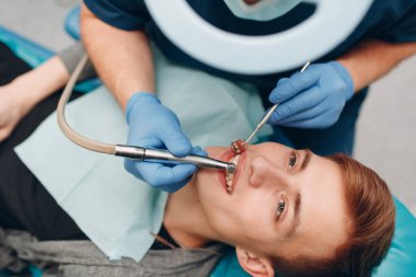 Diş hekimliği. Dişçi ve hasta. Diş Kliniği.