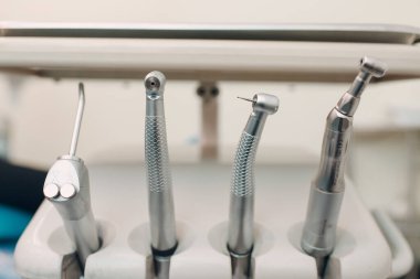 Klinikte diş aletleri ve ipuçları
