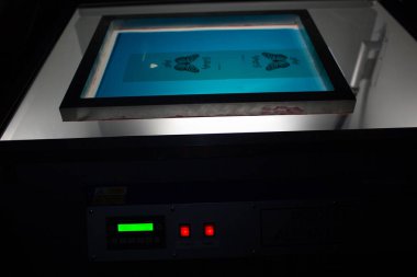 İpek ekran yazdırma. Serigrafi. Kalıp Geliştirme Makinesi.