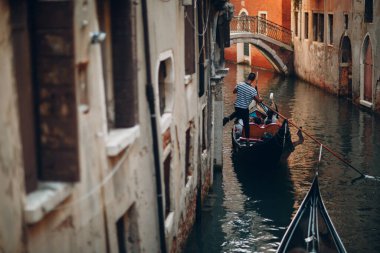 Venedik gondolu ve kanalı Venedik, İtalya
