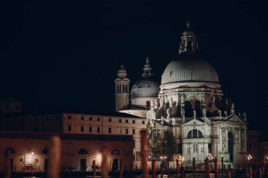 Santa Maria della Salute eski katedrali ve İtalya Venedik Büyük Kanalı