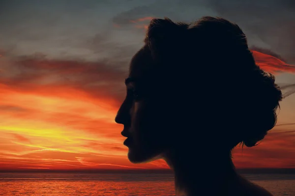 Woman Silhouette Sun Clouds Her Head — Stock Photo, Image