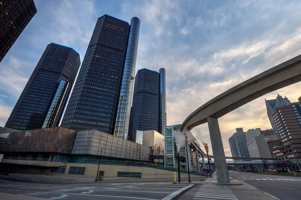 Detroit pitoresk cityscape gün batımında 