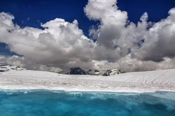 Pittoresco paesaggio invernale — Foto Stock