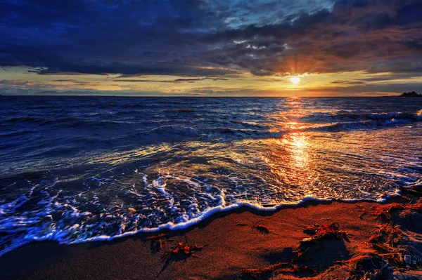 Pintoresco paisaje de orilla del mar — Foto de Stock