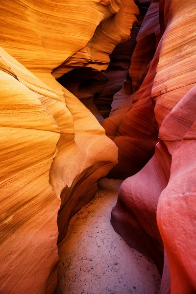 Sandstone rocks in the lower Antelope Canyone — Stock Photo, Image