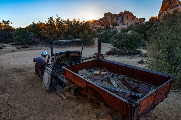 Old abandoned vehicle — Stock Photo, Image