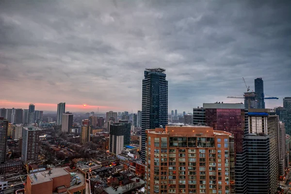 gündoğumu Toronto, Kanada