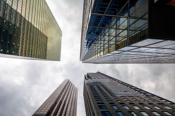  yüksek binalar ile şehir