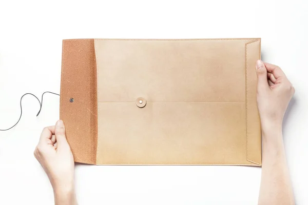Um envelope de couro marrom — Fotografia de Stock
